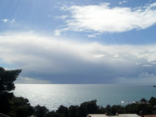 Море