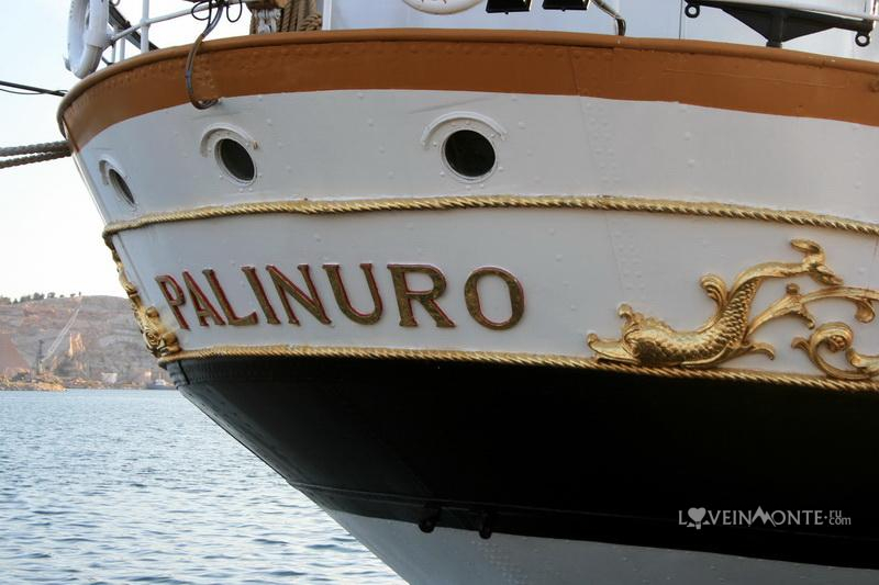 Корабль Palinuro в Баре