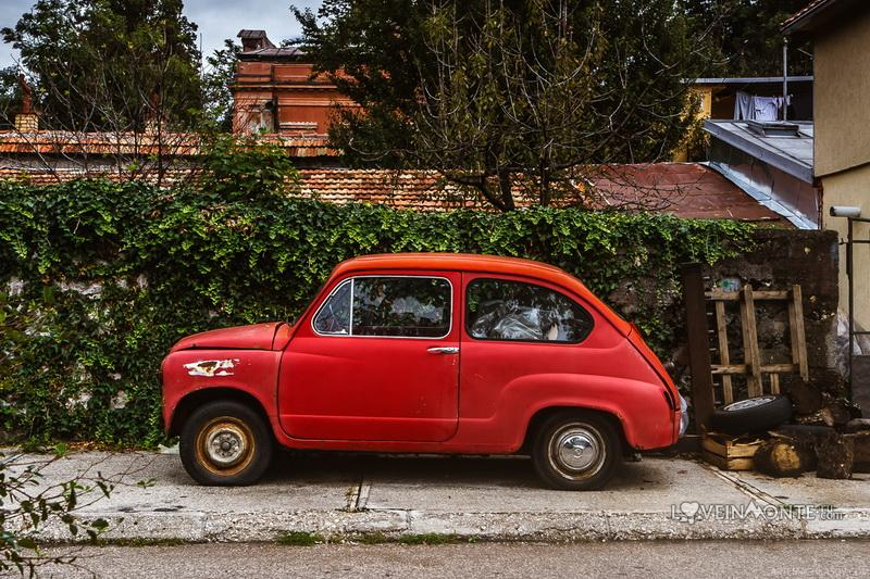 Старое авто в Черногории
