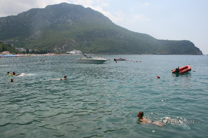 Поселок Чань в июле, Черногория