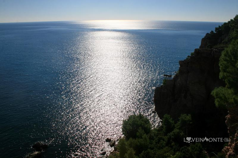 Море