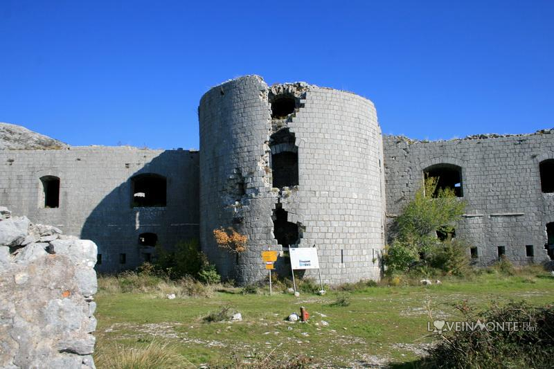 Крепость Космач, Черногория