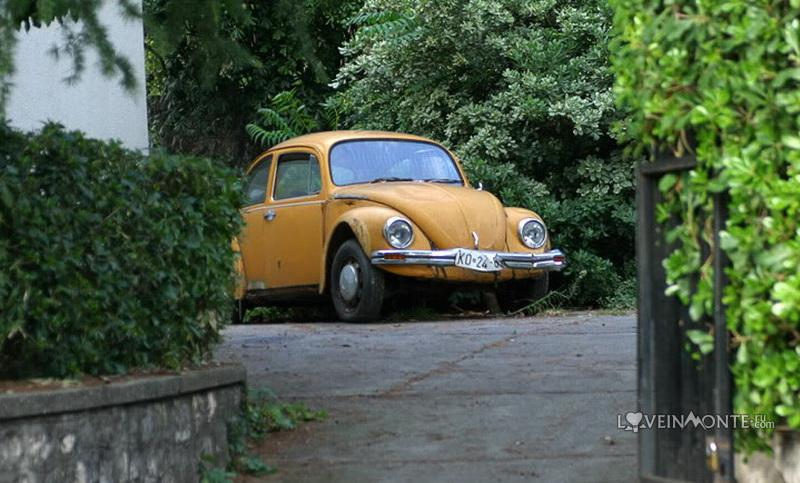 Старое авто в Черногории