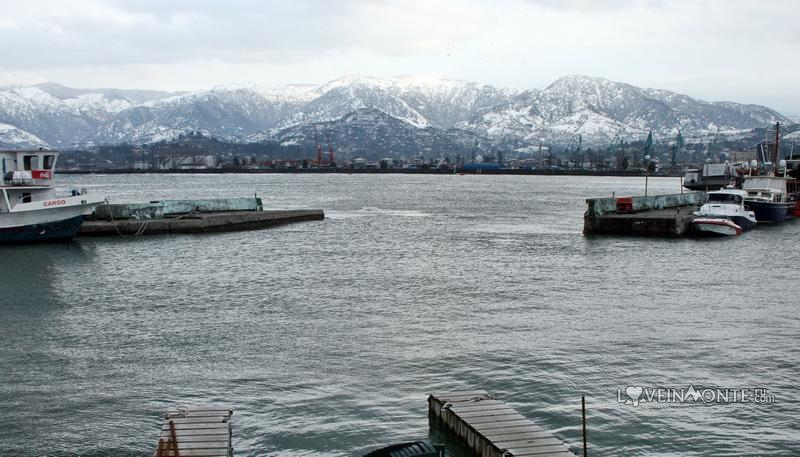 Море в Батуми в феврале