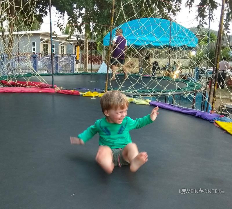 Детский праздник в деревне Као Тао