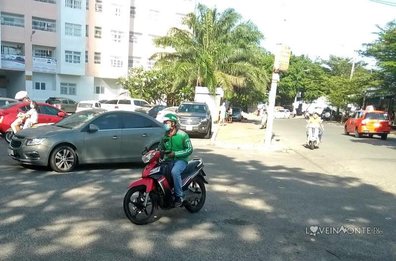 Мото такси Grab во Вьетнаме