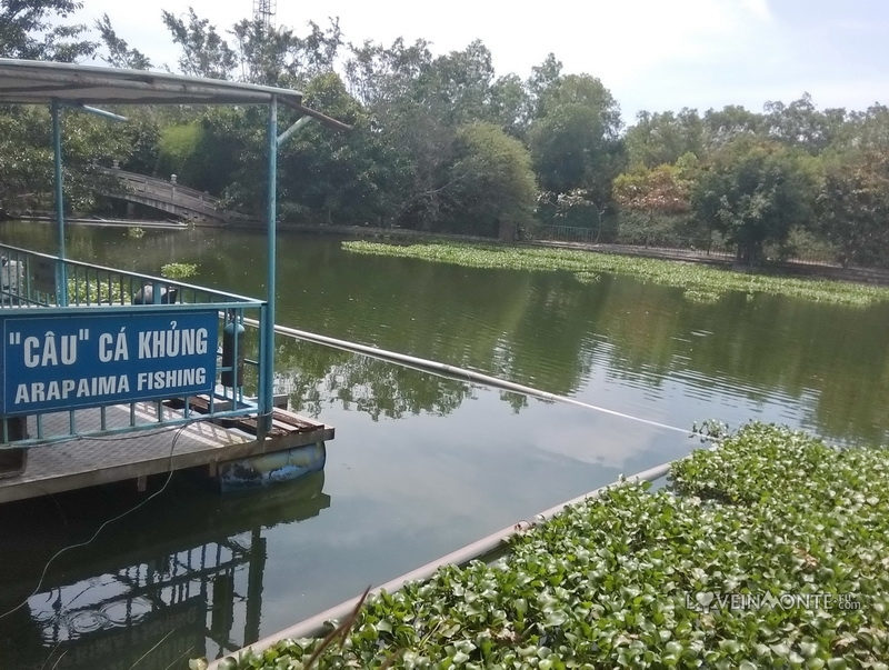 Гигантская рыба в парке Ho May Вунгтау