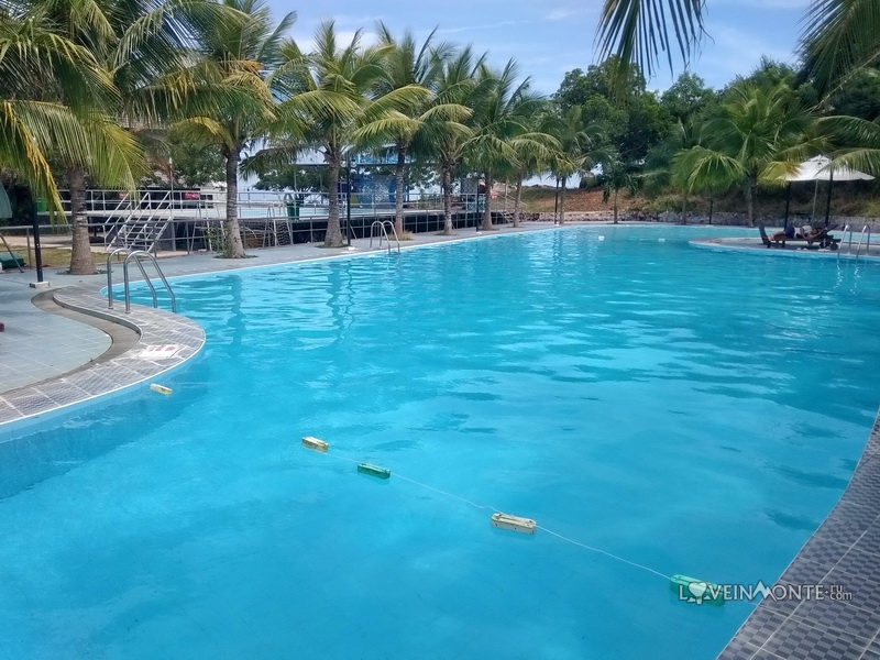 Бассейн в Ho May Park