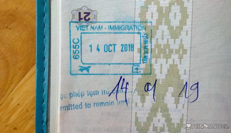 штамп по прилету во Вьетнам
