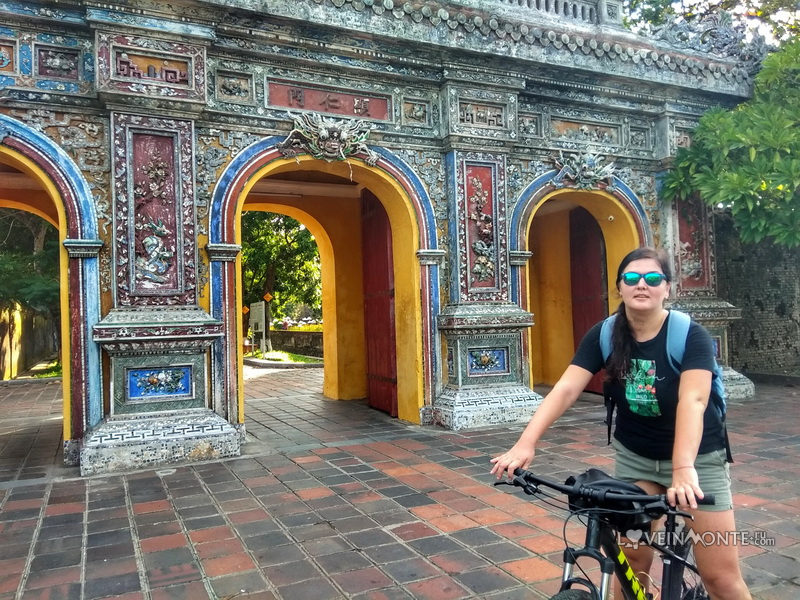 По Хюе на велосипедах